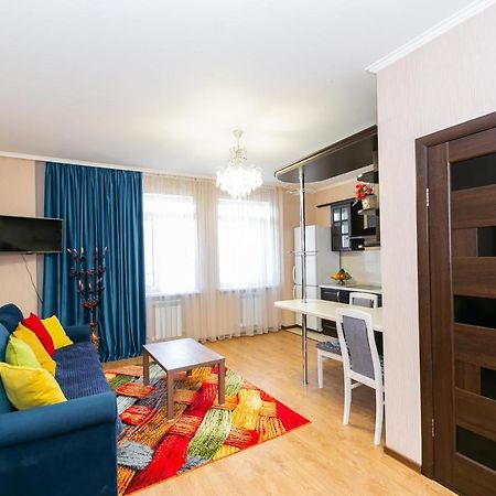 В Promenade Expo Квартира С Романтическим Видом Astana Buitenkant foto